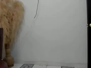 Chaturbate Live Sex Cam of sky_dancer