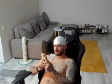 Chaturbate Sex Cam of jonnyporn1