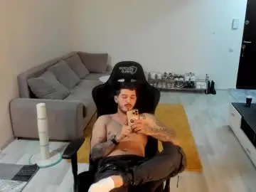 Chaturbate Live Sex of jonnyporn1