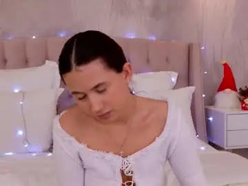 Chaturbate Adult Video Chat of milaleoneli