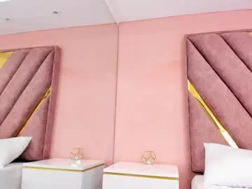 Chaturbate Live Sex Cam of roxy_flame_