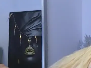 juliejuliette from chaturbate