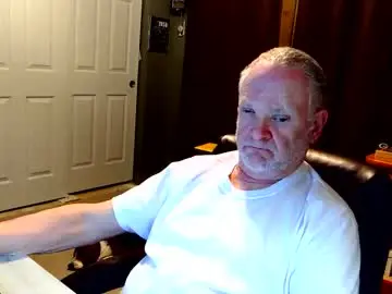 Chaturbate Live Sex Cam of midwestdad09