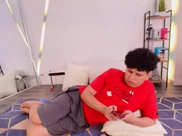 Chaturbate Live Sex Cam of damian_salvatoree