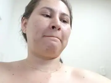 Chaturbate Live Sex Cam of daniela_sexy34