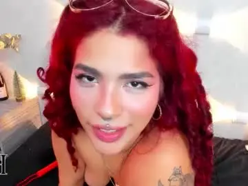 Chaturbate Live Sex Cam of mizzhell_