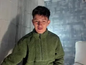 Chaturbate Best live sex cam show of skyrid3r