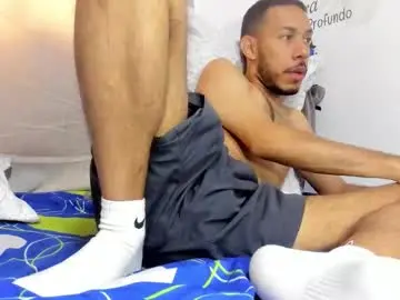 Chaturbate Nude Webcam of aronxx_