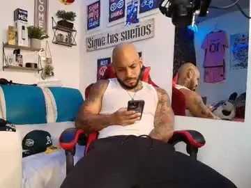 Chaturbate Best live sex cam show of leenar_key