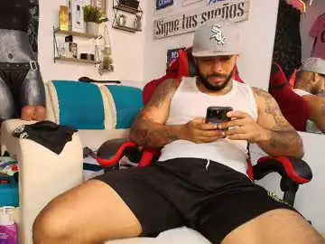 Chaturbate Live Sex Cam of leenar_key