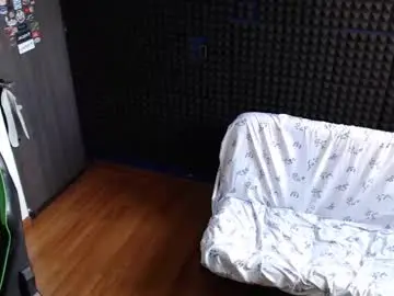 Chaturbate Live Sex Cam of mr_lollipop77