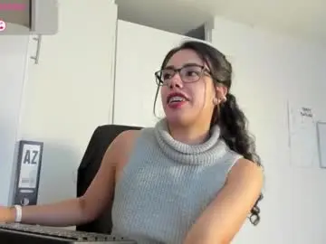 Chaturbate Live Sex Cam of paulina_dossantos