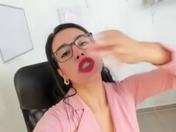 Chaturbate Adult Webcams of paulina_dossantos