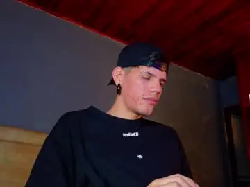 Chaturbate Free Live Porn of daviid_huge