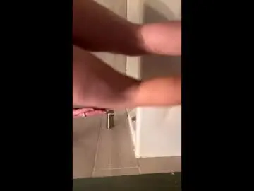 Chaturbate Nude Webcam of yumiepussyy