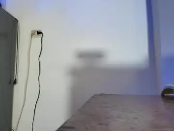 Chaturbate Live Sex Cam of lobo_cockk