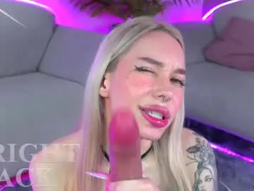 Chaturbate Live Sex Cam of nikkisilk