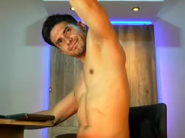 Chaturbate Free Live Porn of andrew_elliot