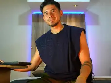 Chaturbate Best live sex cam show of andrew_elliot