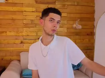 Chaturbate Live Porn of prettyboyy_13