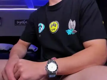 Chaturbate Free Live Porn of alexgiraldo__