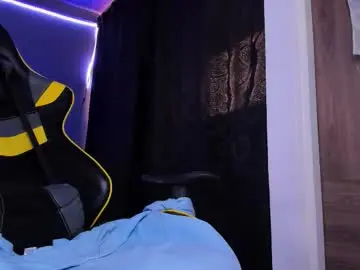 Chaturbate Free Porn Cam of alexgiraldo__