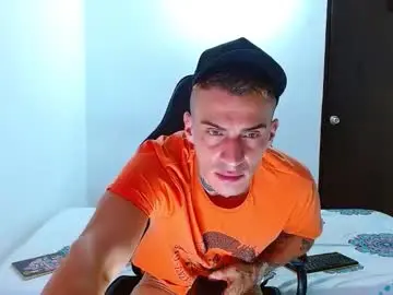 Chaturbate Live Sex Cam of bray_hotboy