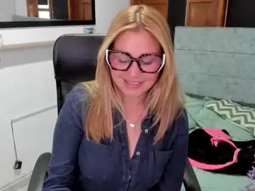 Chaturbate Adult Video Chat of julieta_star69