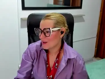 Chaturbate Best live sex cam show of julieta_star69