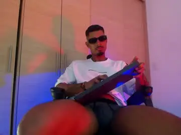 Chaturbate Best live sex cam show of dammian_ross