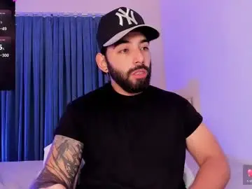 Chaturbate Live Sex Cam of leo_thewolf