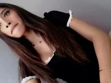 Chaturbate Nude Webcam of naughtylilslut69