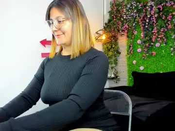 Chaturbate Adult Video Chat of sarahdeyvis