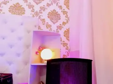 Chaturbate Live Sex of ema_lambert