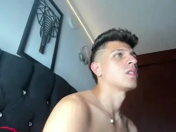 Chaturbate Nude Webcam of kevin_ahs1