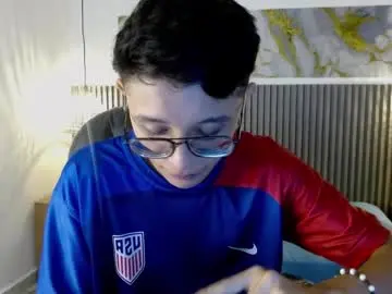 Chaturbate Live Porn of santiago_russo18