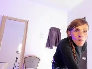 nicol_89 from chaturbate