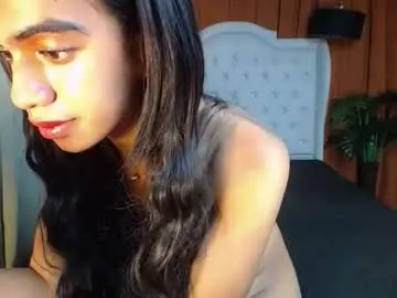 luvrr_trixie from chaturbate