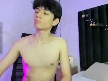 Chaturbate Sex Cam of aron_valverde