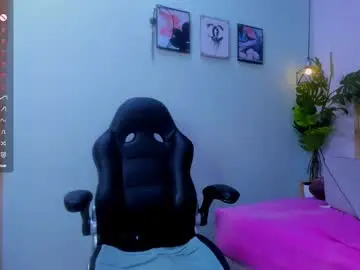 Chaturbate Best live sex cam show of lila_foox