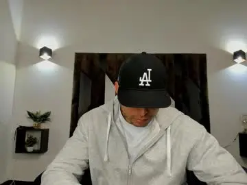 Chaturbate Free Live Porn of mateo_dilucajs1