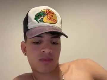 Chaturbate Live Sex Cam of sbouchikh03