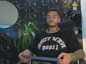 Chaturbate Live Porn of alanrodgers2_0