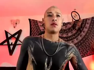 Chaturbate Free Porn Cam of ink_u_buzz