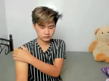 Chaturbate Live Sex Cam of urasian_jhon1