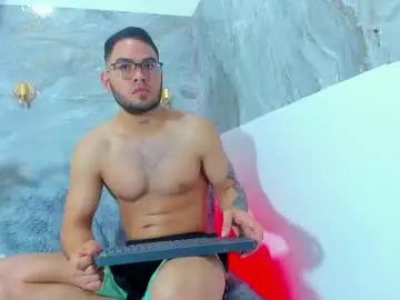 Chaturbate Live Sex Cam of taylorwithtayler