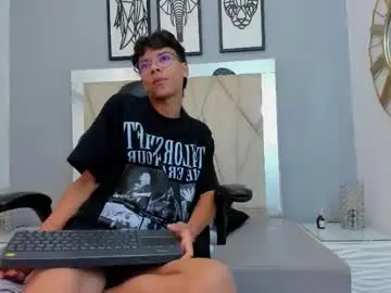 Chaturbate Sex Cam of adams_bobby