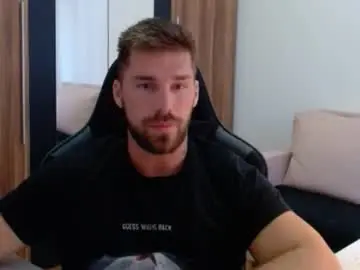 Chaturbate Live Sex Cam of darius_94