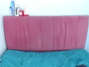 Chaturbate Live Sex Cam of alunnaclarkcm