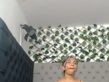 Chaturbate Live Sex Cam of brenda_velasquez